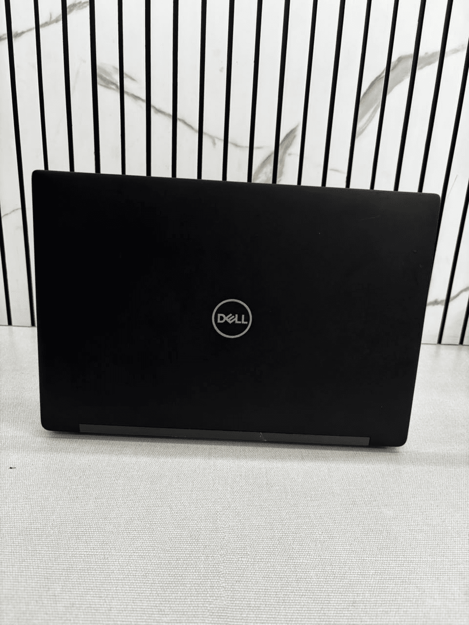 Dell Latitude 7290 view 2