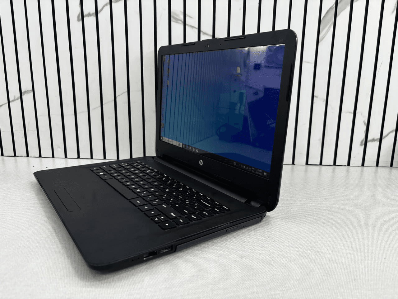 HP Laptop view 3